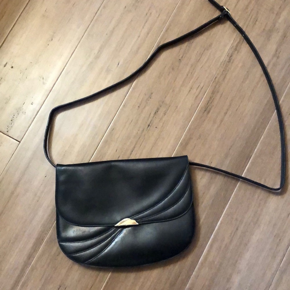 Soft leather crossbody hand bag